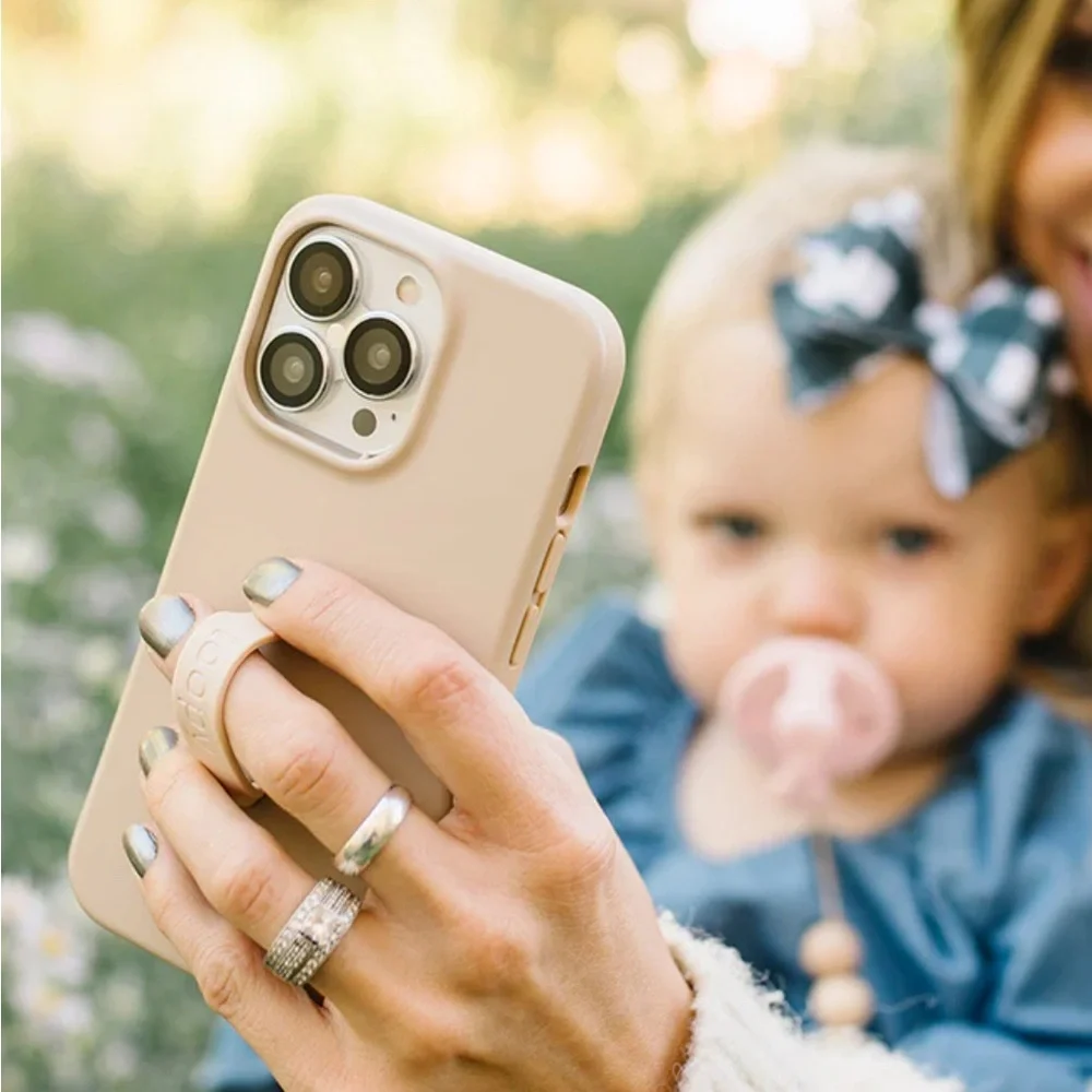 Loopy Case Beige iPhone 15plus Phone Case
